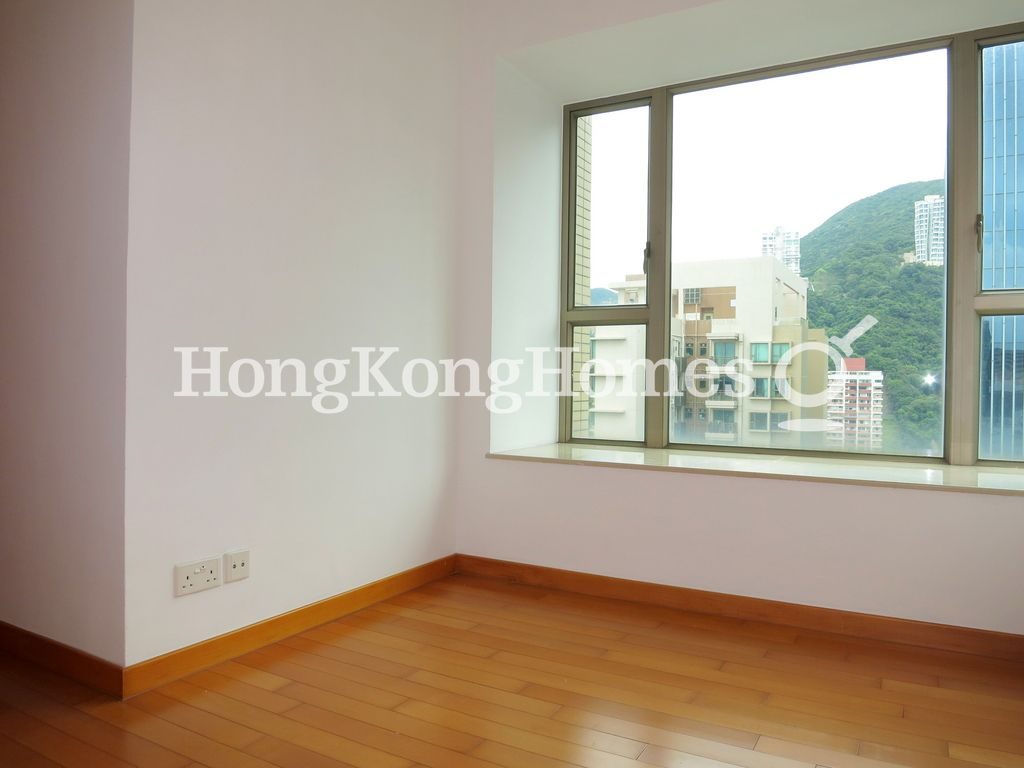Master Bedroom — The Zenith - Block 3, Wan Chai