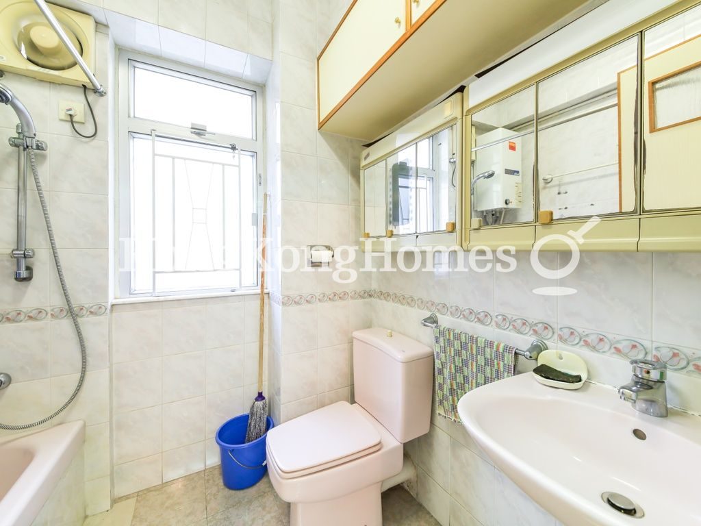 Guest Bathroom — Winner Building - Block A, Central