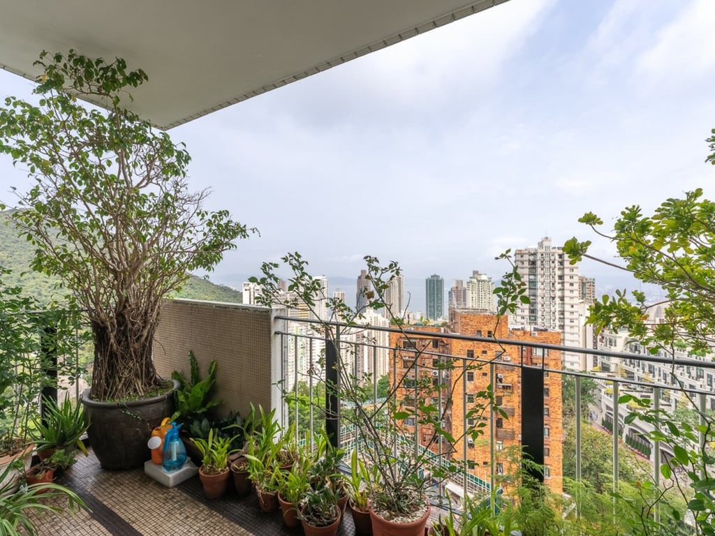 photo 2 — La Clare Mansion Blk B, Pok Fu Lam