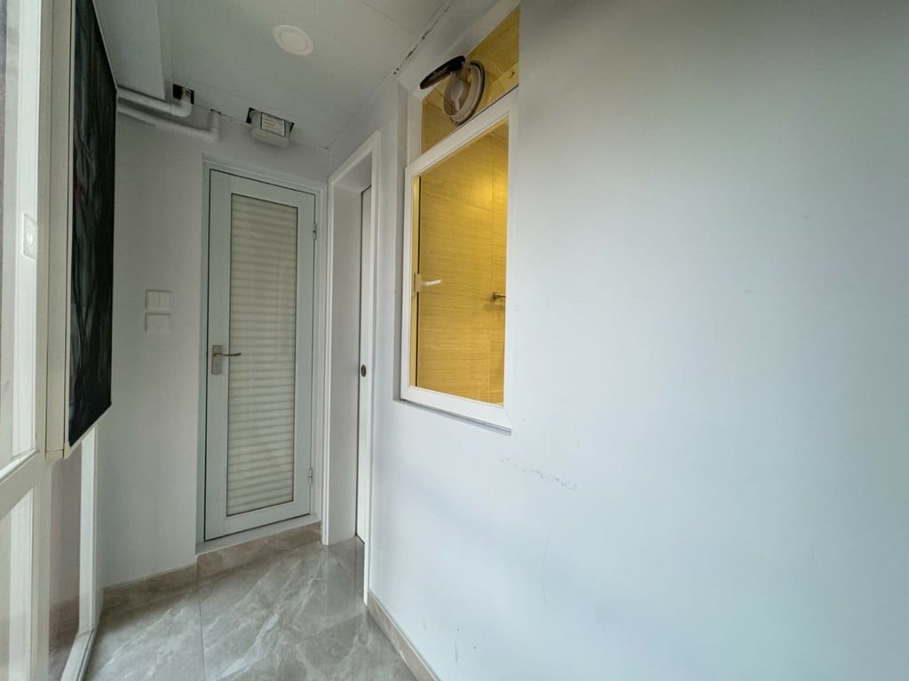 photo 6 — Merry Court, Mid Levels West
