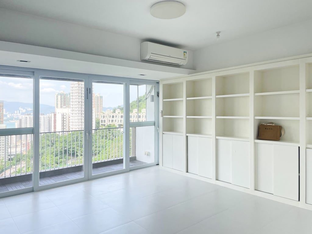 photo 2 — Pokfulam Court, Pok Fu Lam