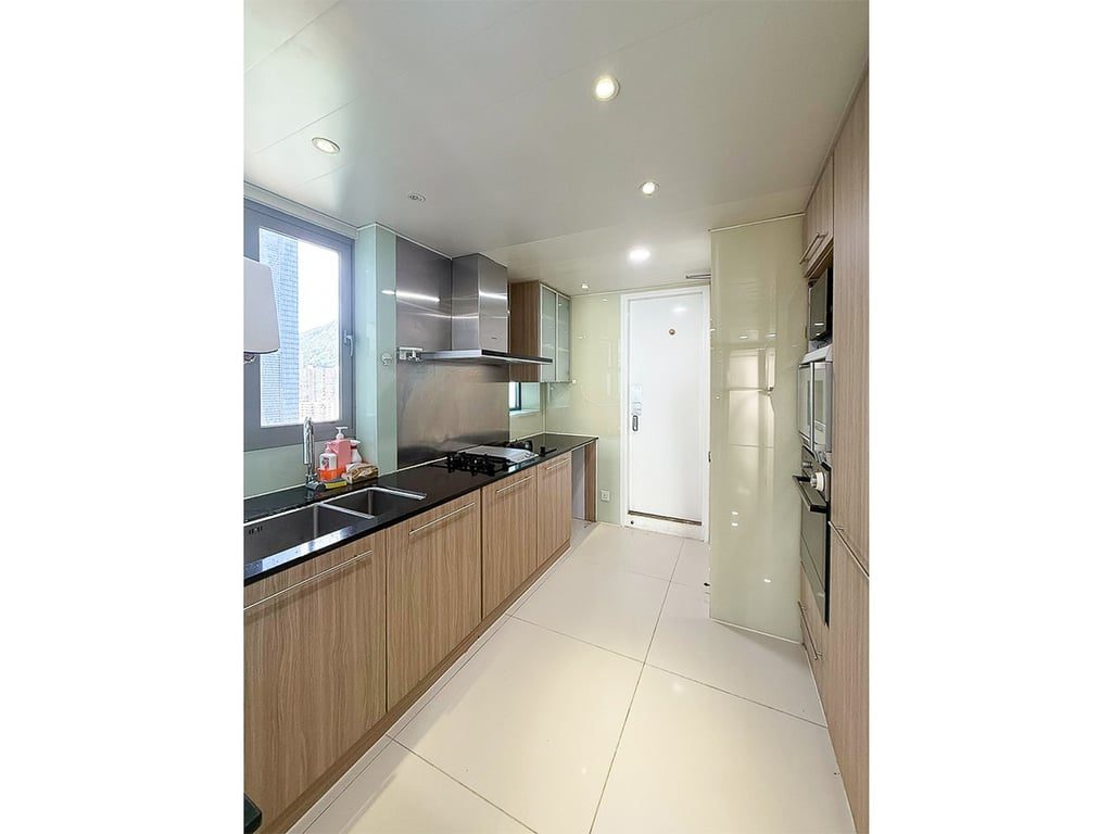 photo 13 — Residence Bel-Air Phase 2, Pok Fu Lam