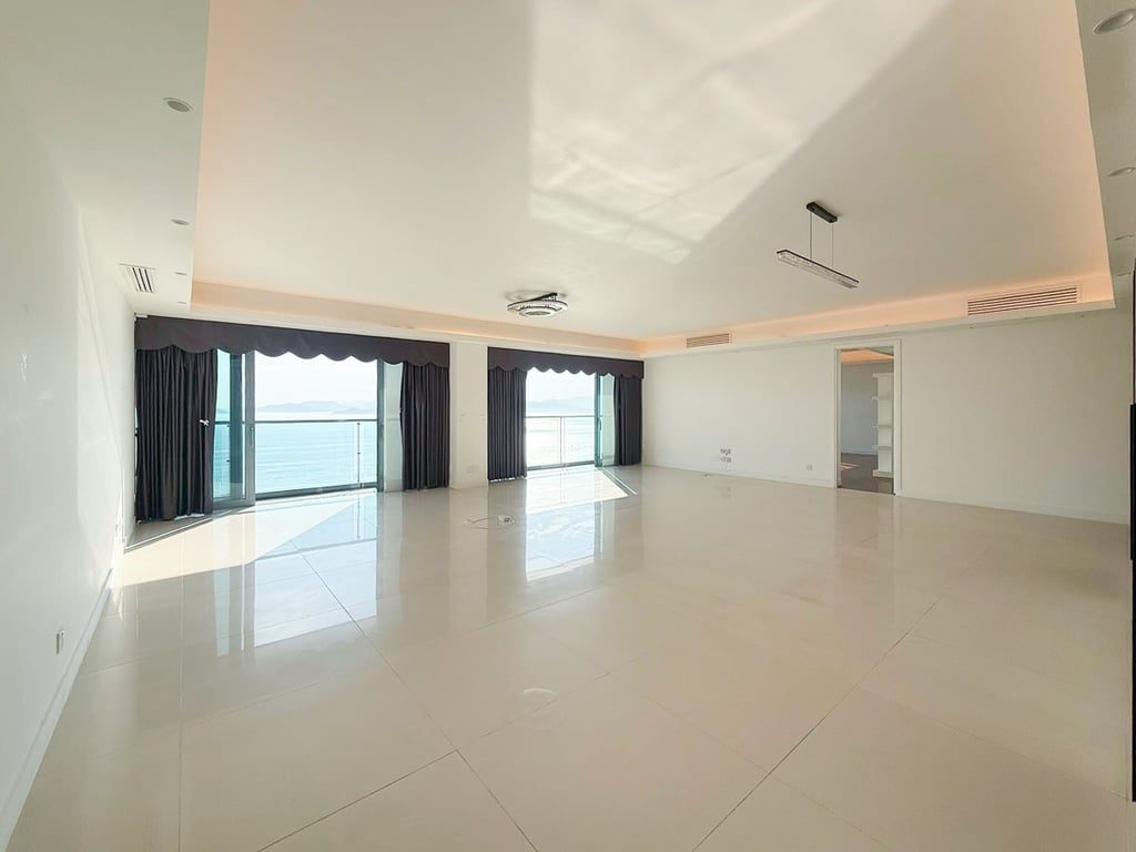 photo 2 — Residence Bel-Air Phase 2, Pok Fu Lam