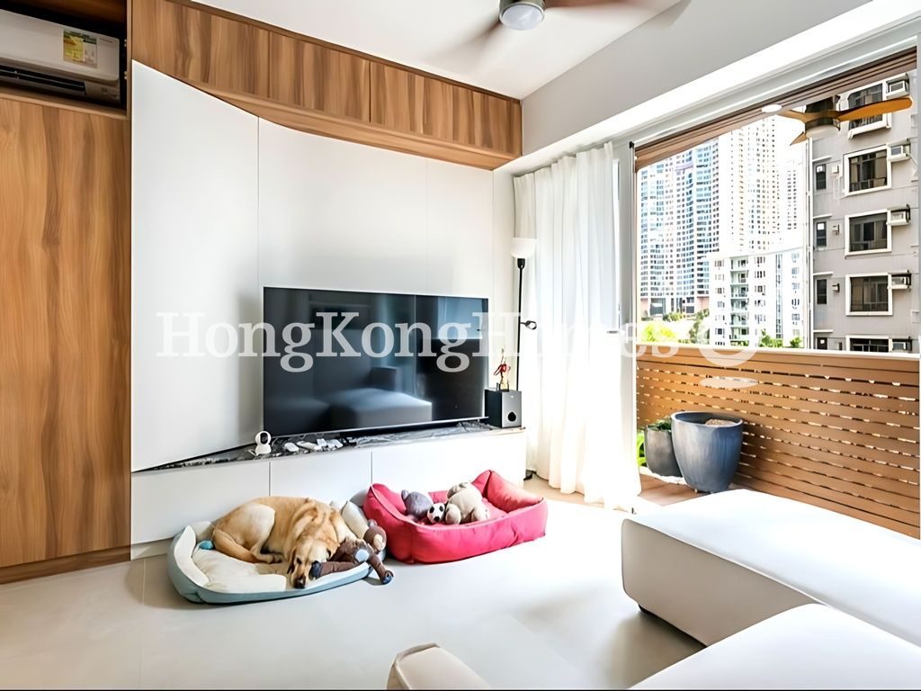 Living Room — Jing Tai Garden Mansion, Mid-levels West