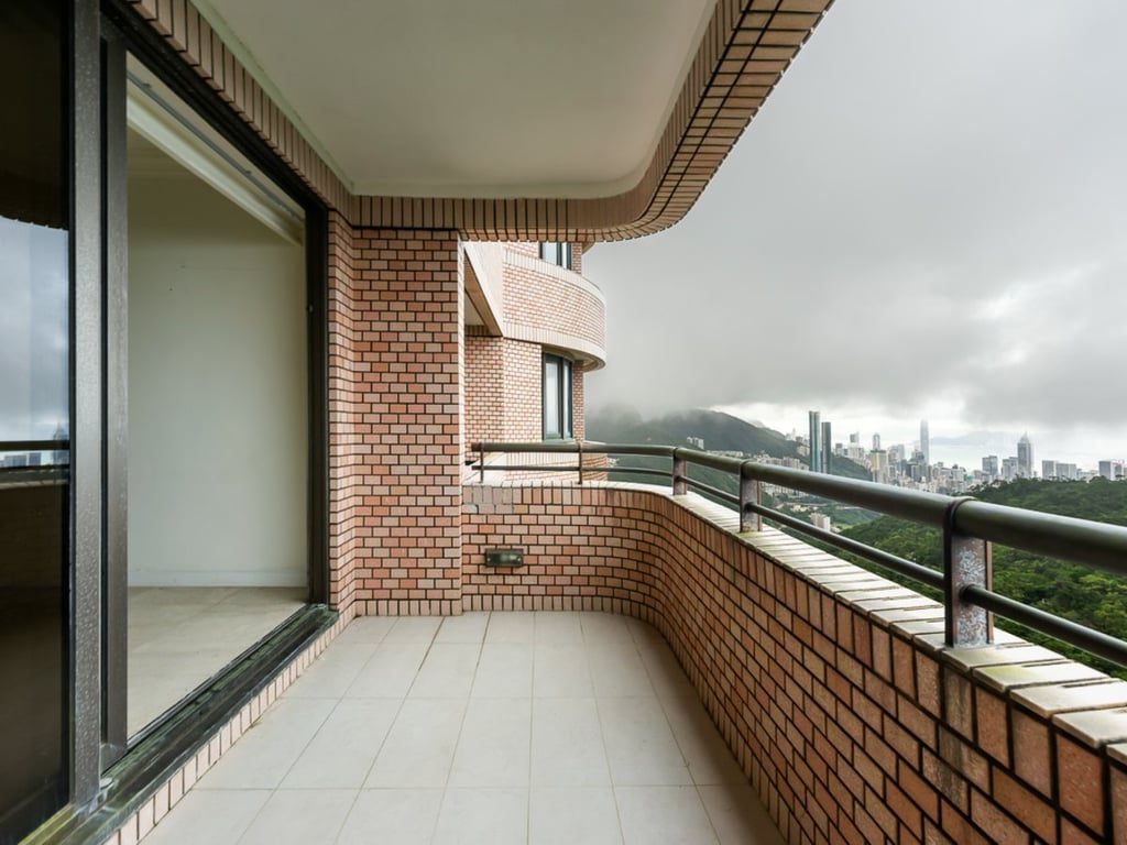 photo 9 — Hong Kong Parkview, Repulse Bay