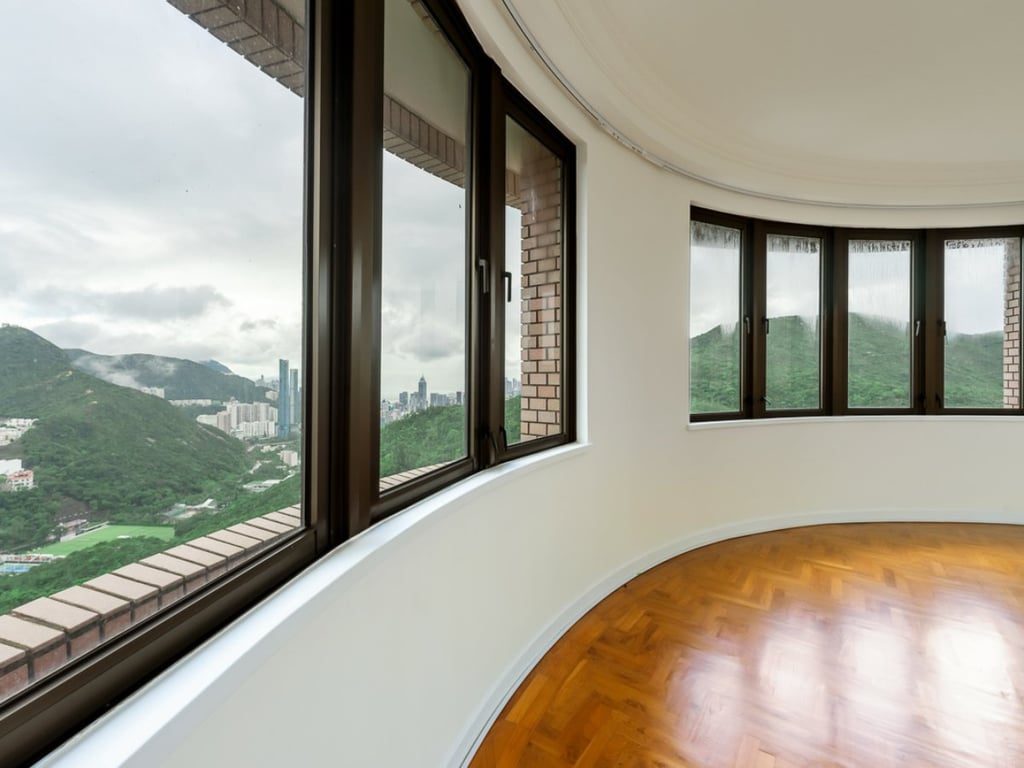 photo 3 — Hong Kong Parkview Twr 17, Repulse Bay