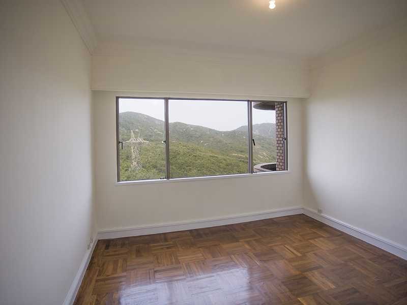 photo 12 — Hong Kong Parkview, Repulse Bay