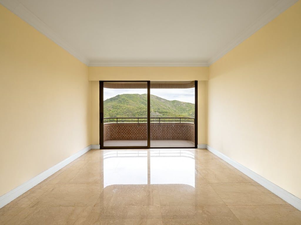 photo 4 — Hong Kong Parkview Twr 17, Repulse Bay