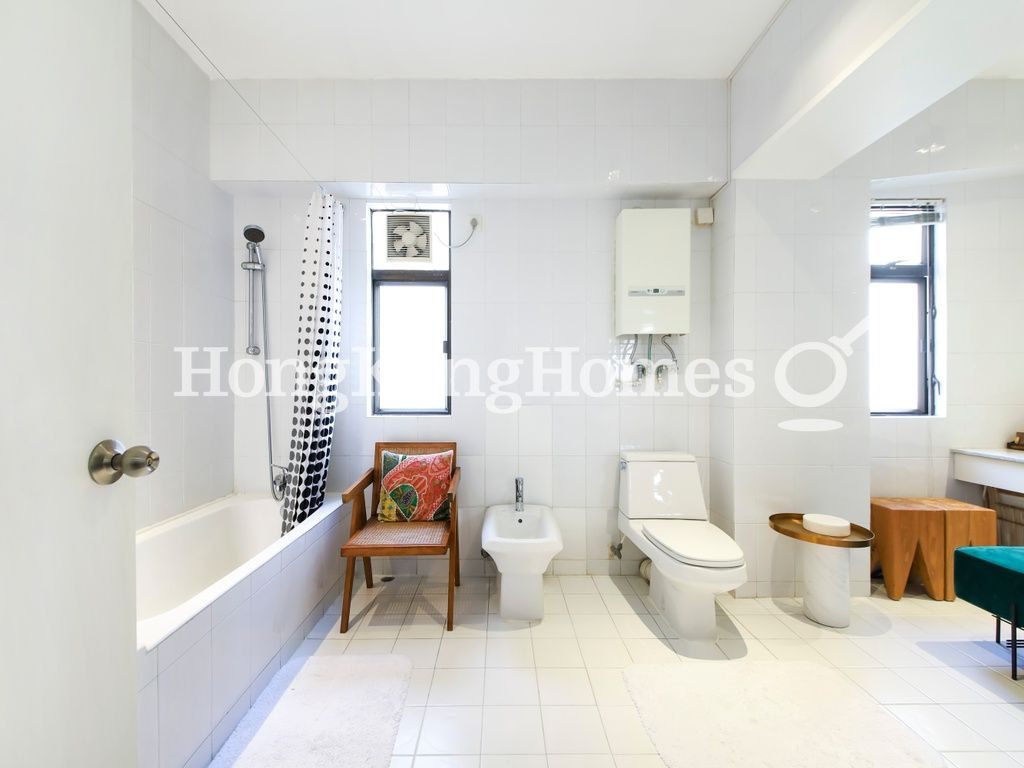 Bathroom — Peacock Mansion, Mid-levels West