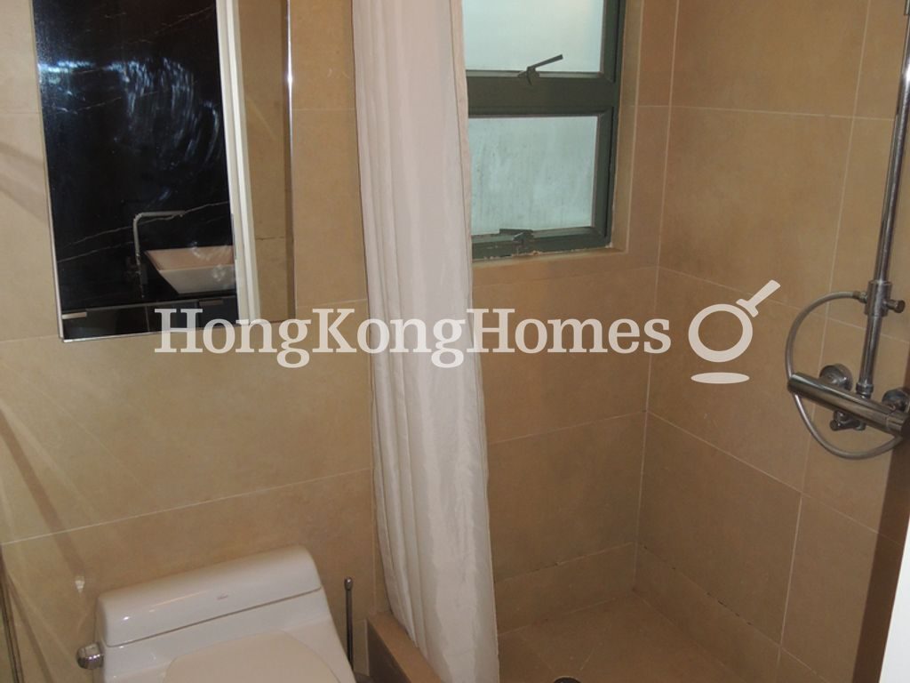 Second Ensuite Bathroom — Phase 7 - La Vista - Vista Avenue - Block 02, Discovery Bay
