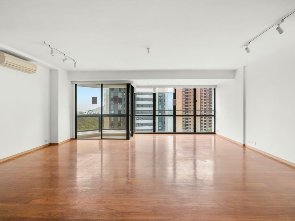photo 3 — South Bay Towers, South Bay