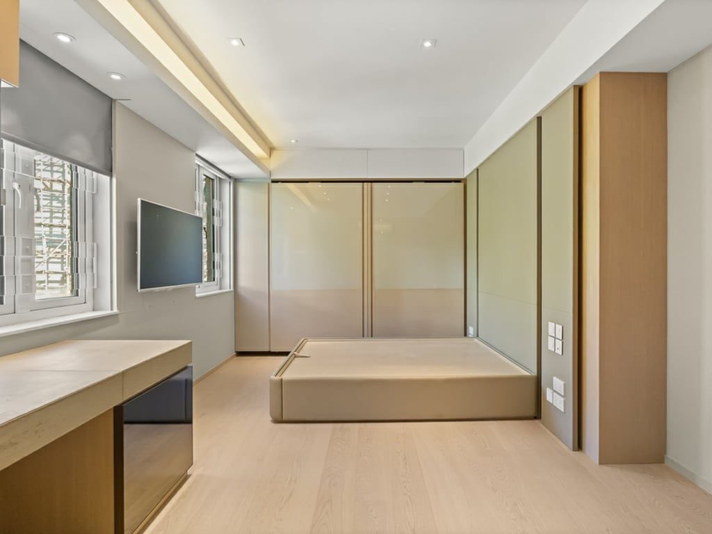 photo 8 — Villa Verde Blk A, The Peak
