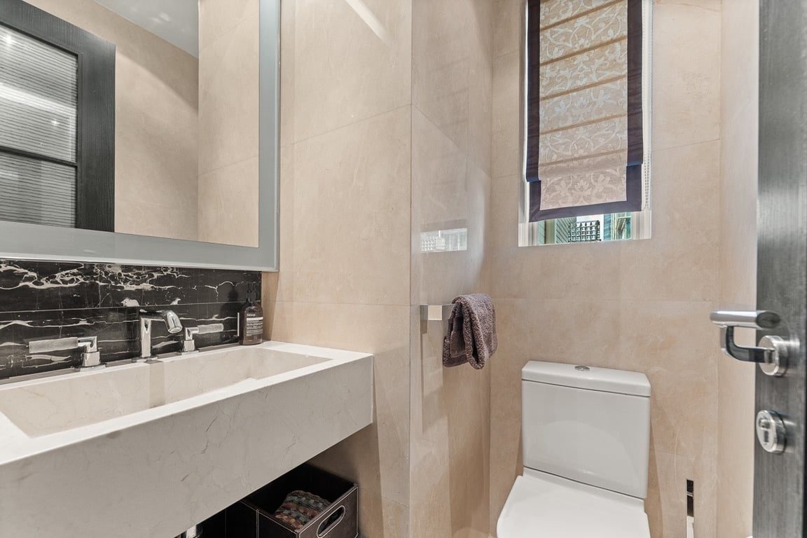 photo 18 — Starcrest, Wan Chai