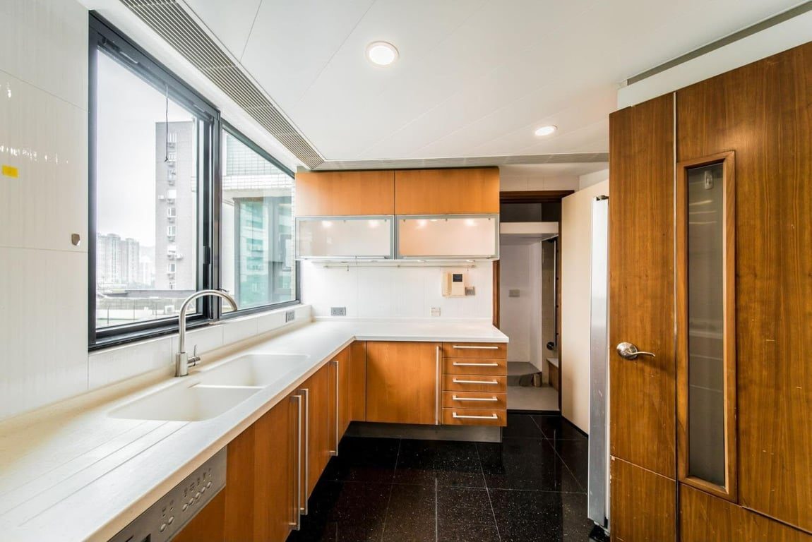 photo 9 — 8 Shiu Fai Terrace, Mid Levels East