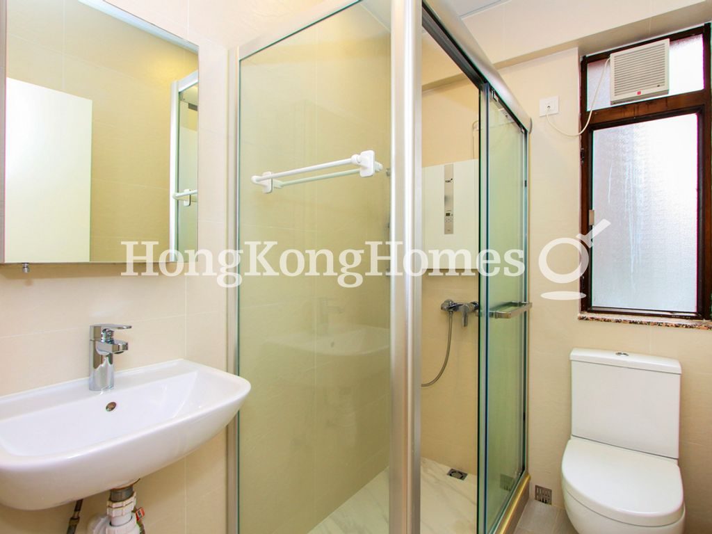 Guest Bathroom — East Sun Mansion, Mid-levels West