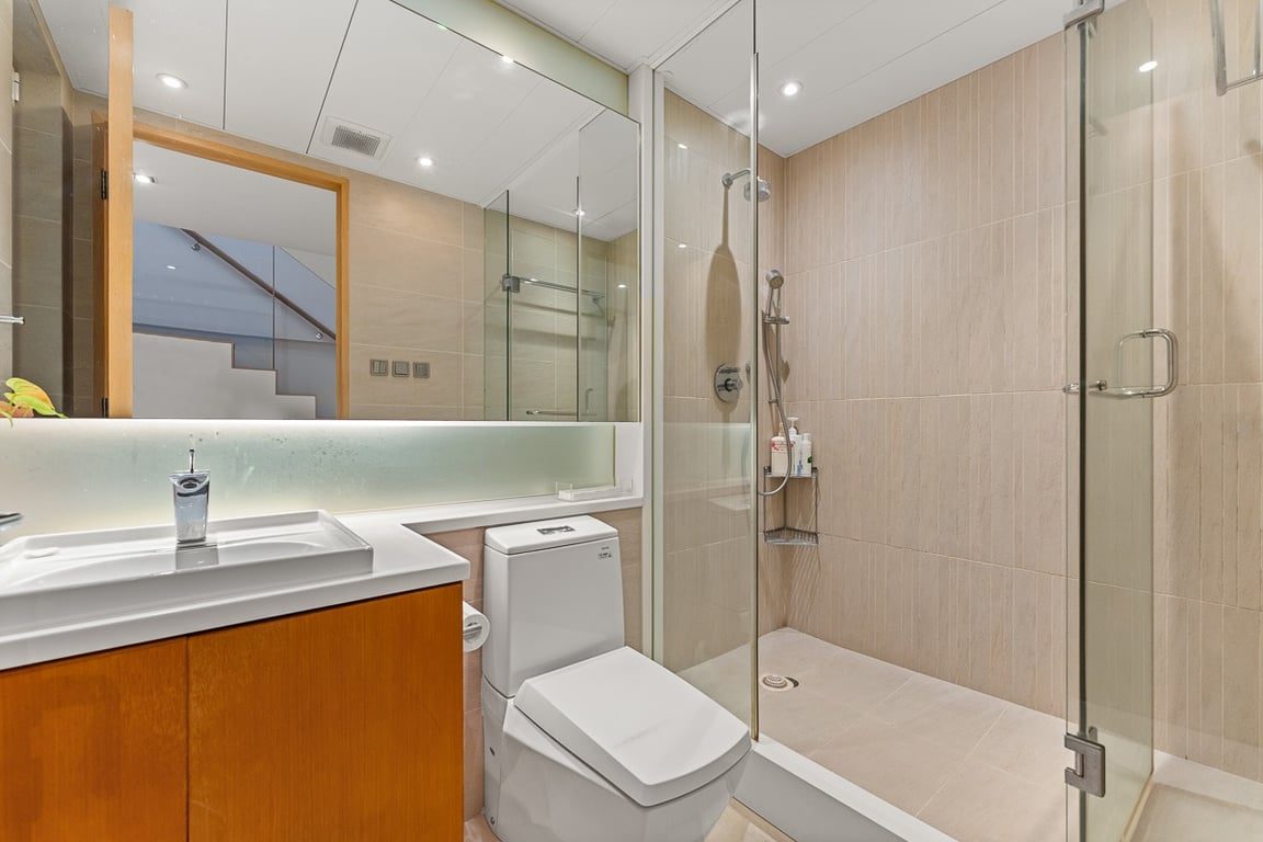 photo 19 — Sunderland Estate, Kowloon Tong