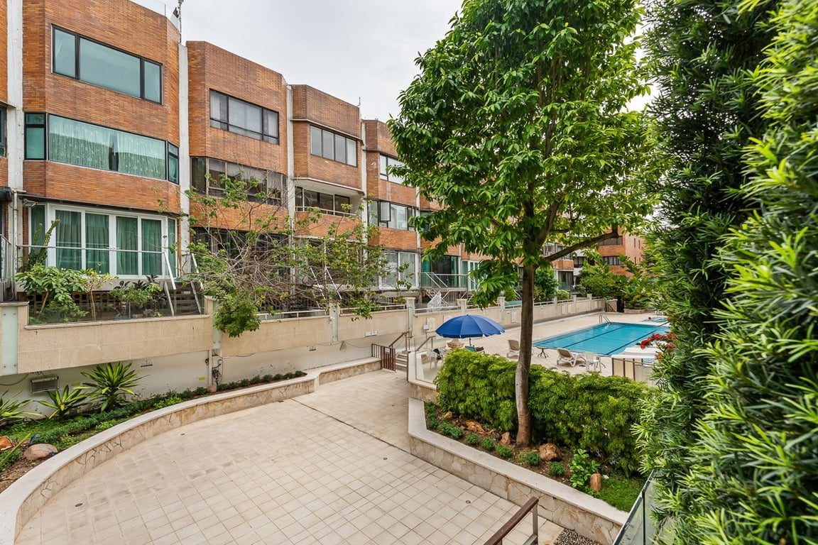 photo 3 — Sunderland Estate, Kowloon Tong