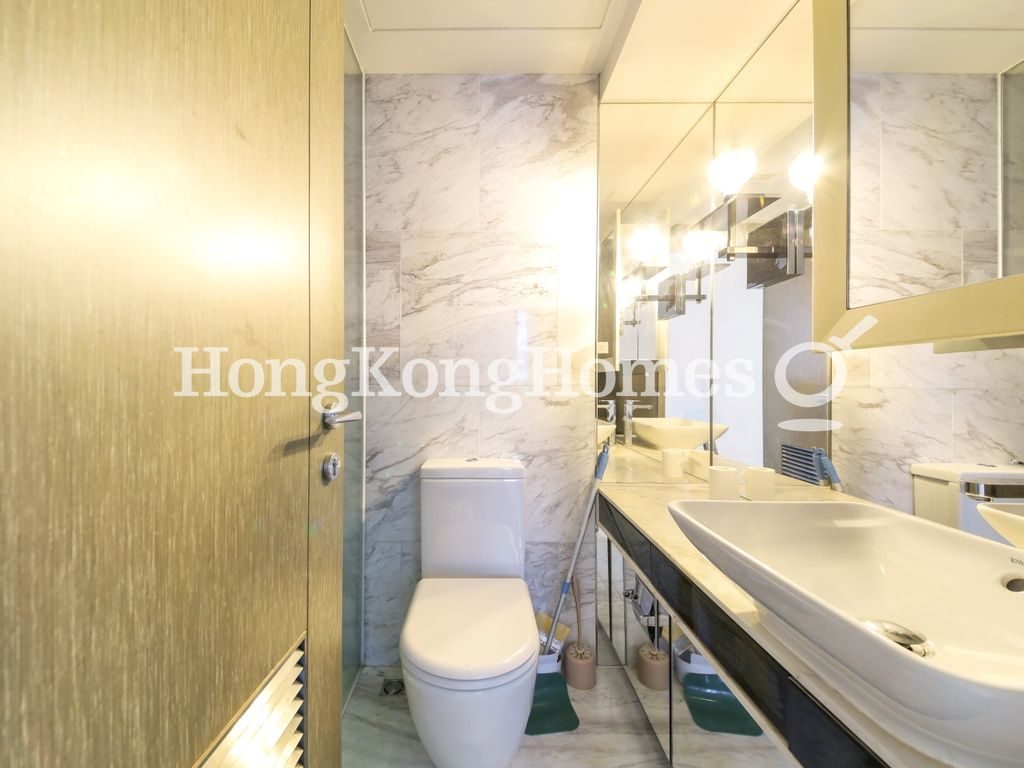 Guest Bathroom — CentrePoint, Central