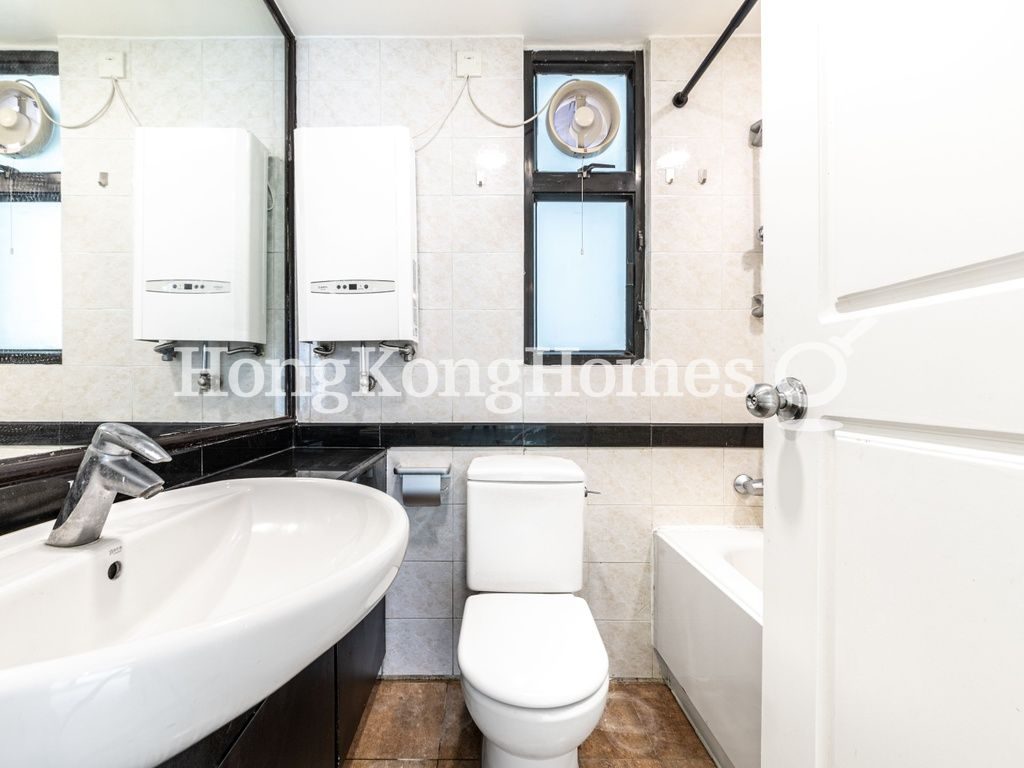 Guest Bathroom — Cimbria Court, Mid-levels West