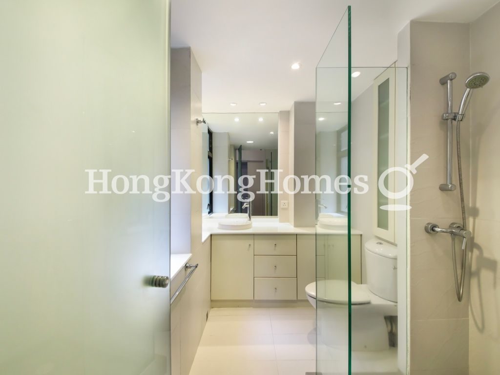 Master Bathroom — Fair Wind Manor, Mid-levels West