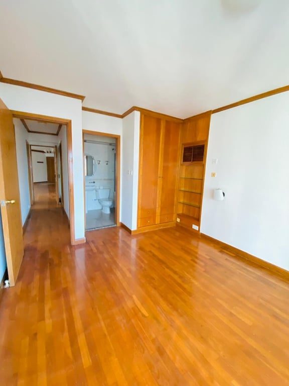 photo 5 — Robinson Place, Mid Levels West