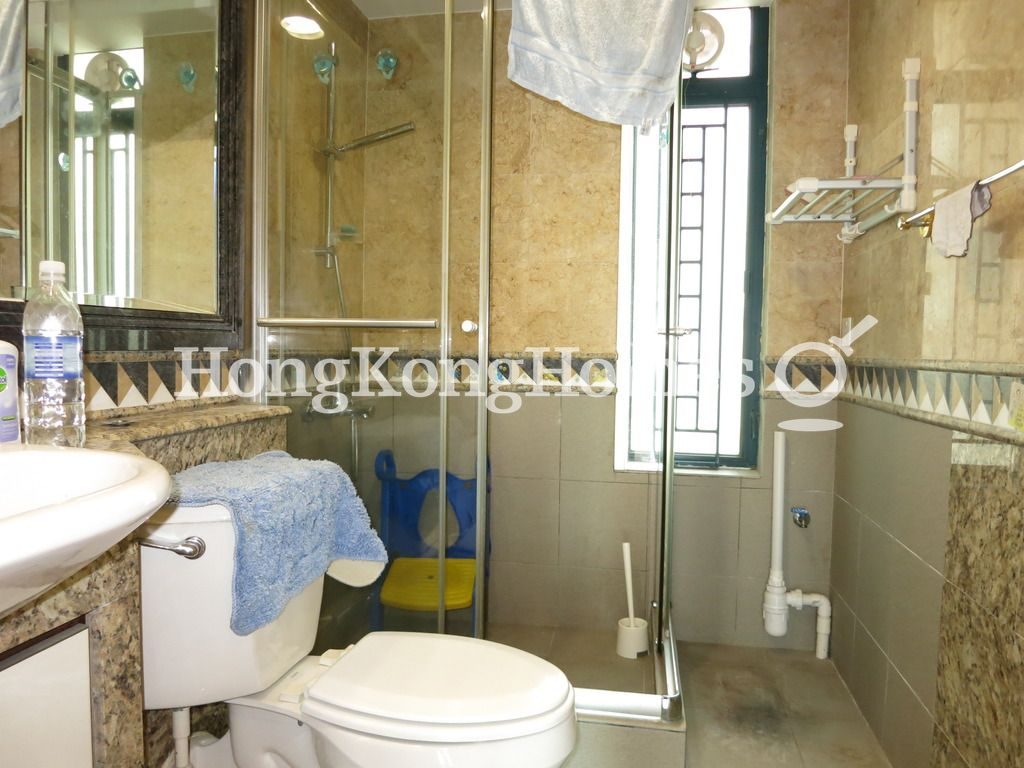 Guest Bathroom — Hillview Court - Block 03, Sai Kung