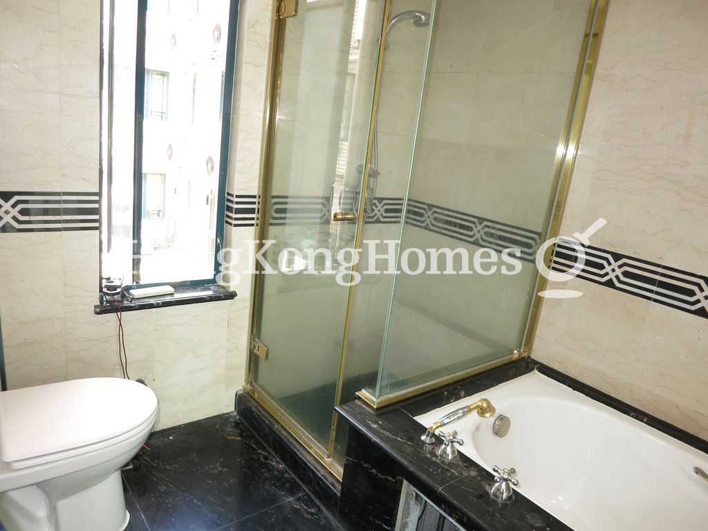 Master Bathroom — Hillview Court - Block 03, Sai Kung