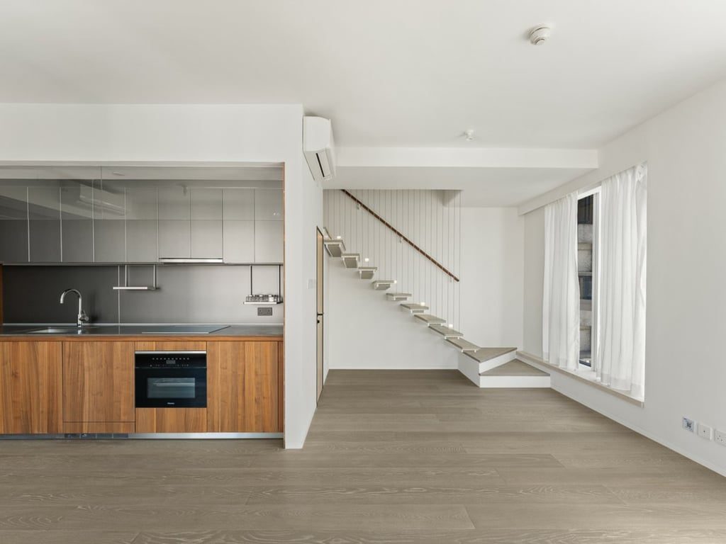 42 Tung St.