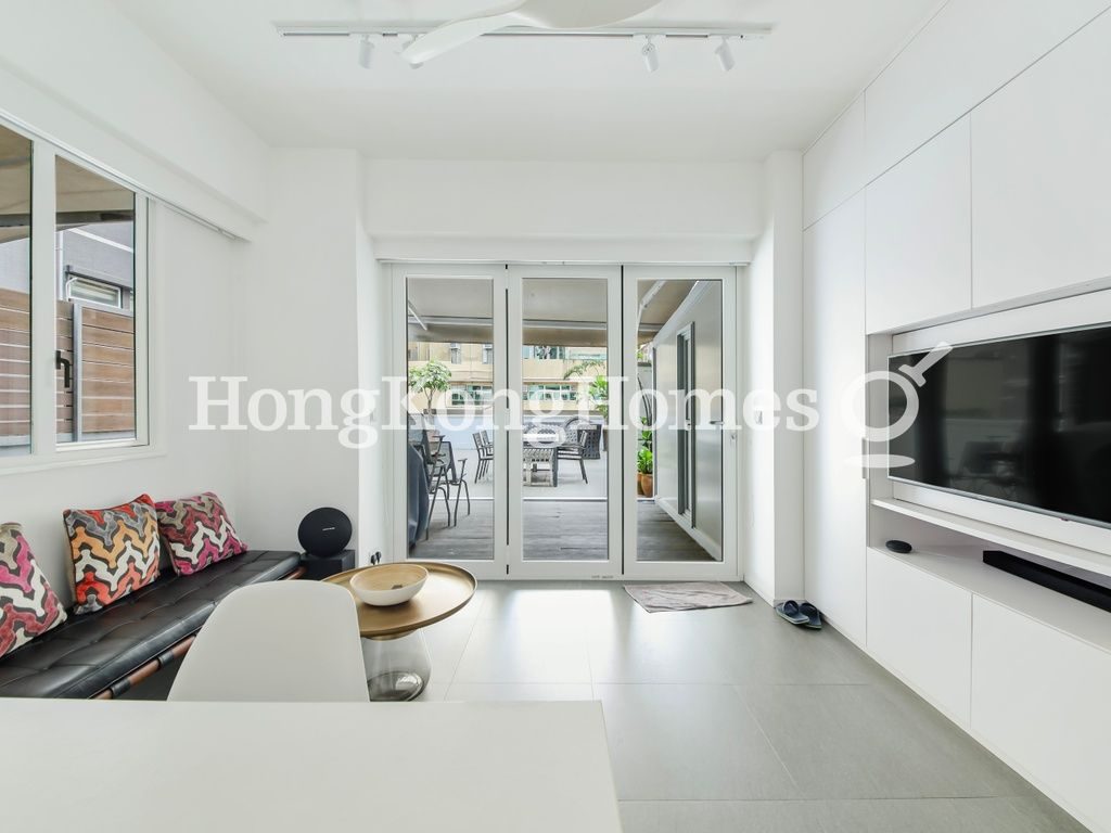 Studio — Wo Fat Building, Western / Kennedy Town
