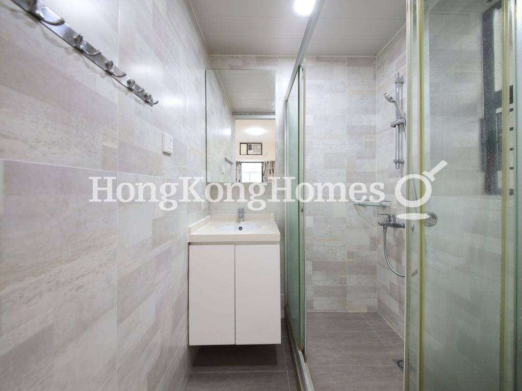 Master Bathroom — Illumination Terrace II, Tai Hang