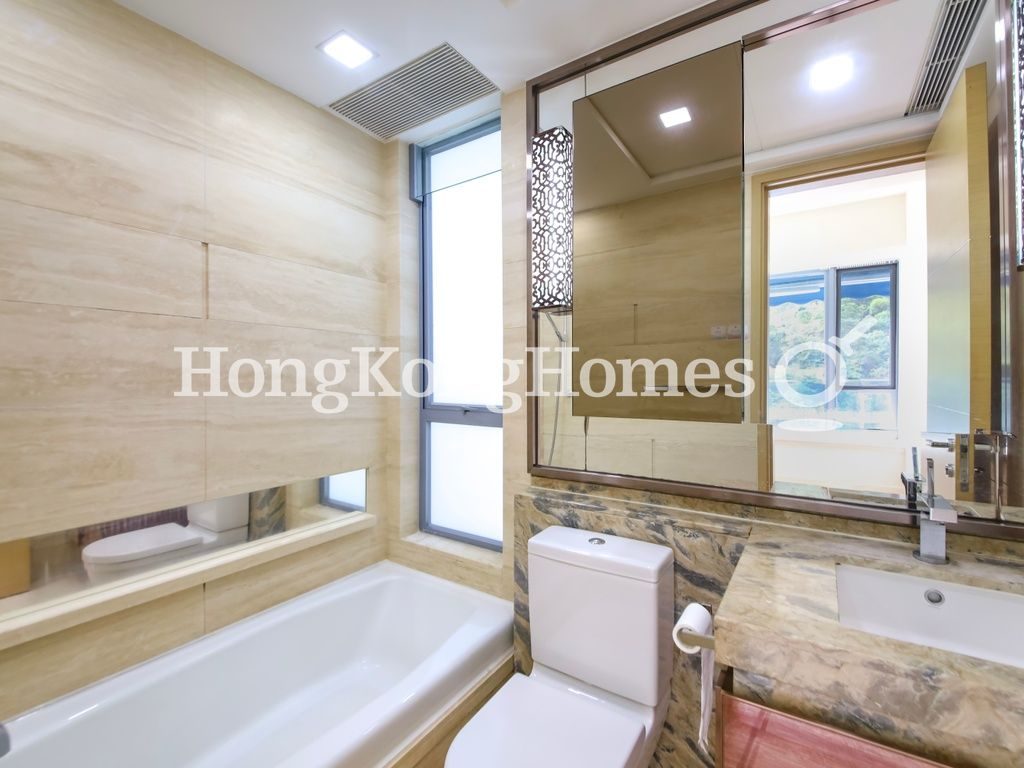 Master Bathroom — Larvotto - Block 8, Ap Lei Chau