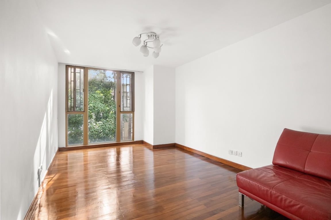 photo 11 — La Salle Place, Kowloon Tong
