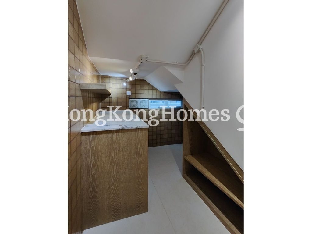 Store Room — Mosque Junction, 2J, Mid-levels West