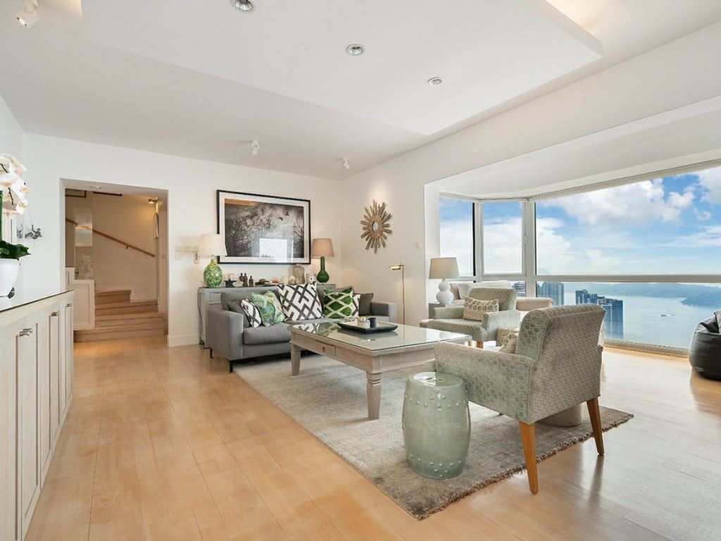 Woodbury Court
