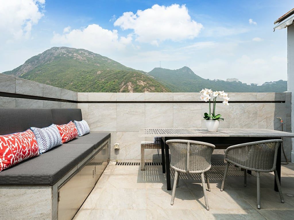 photo 2 — Woodbury Court, Pok Fu Lam