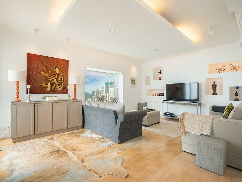 photo 6 — Woodbury Court, Pok Fu Lam