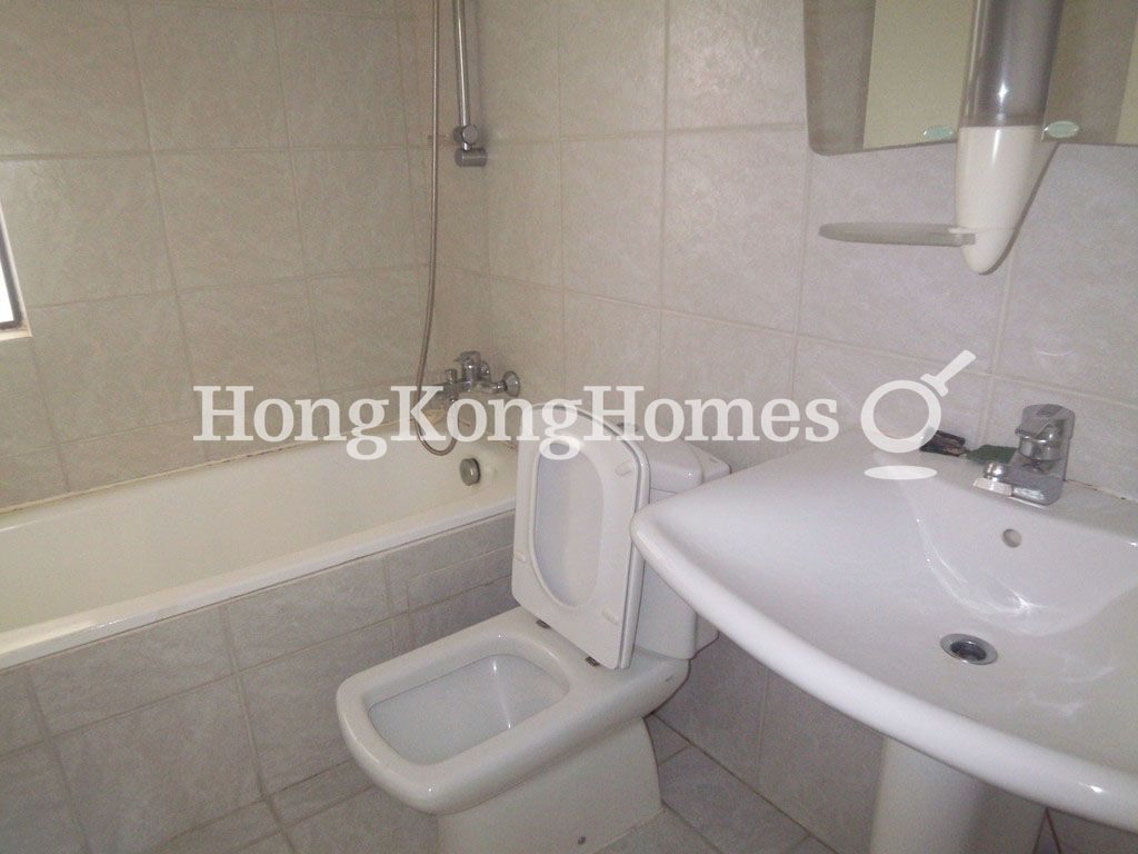 Guest Bathroom — Ronsdale Garden - Block 1, Tai Hang