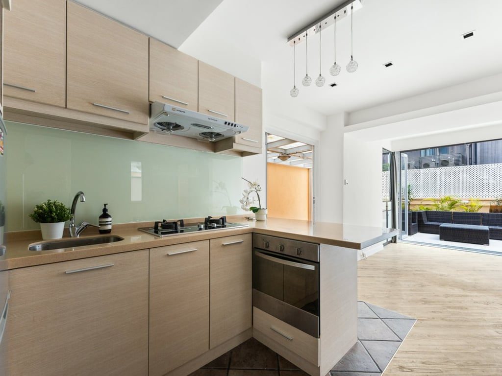 photo 7 — Sunrise House, Soho