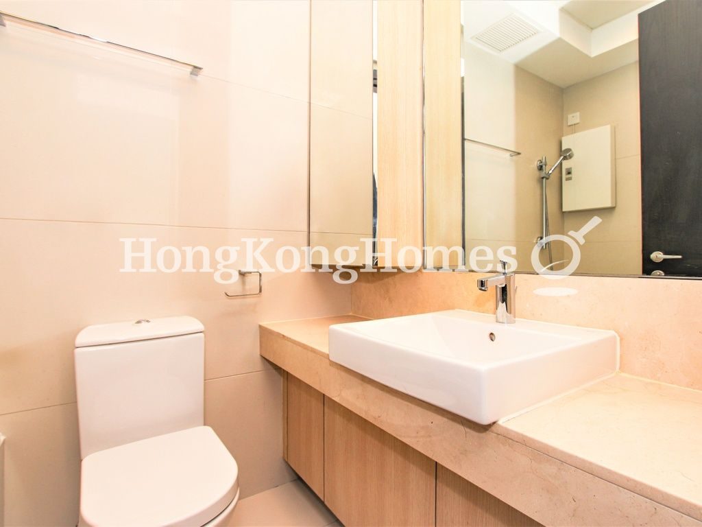 Ensuite Bathroom — The Icon, Mid-levels West