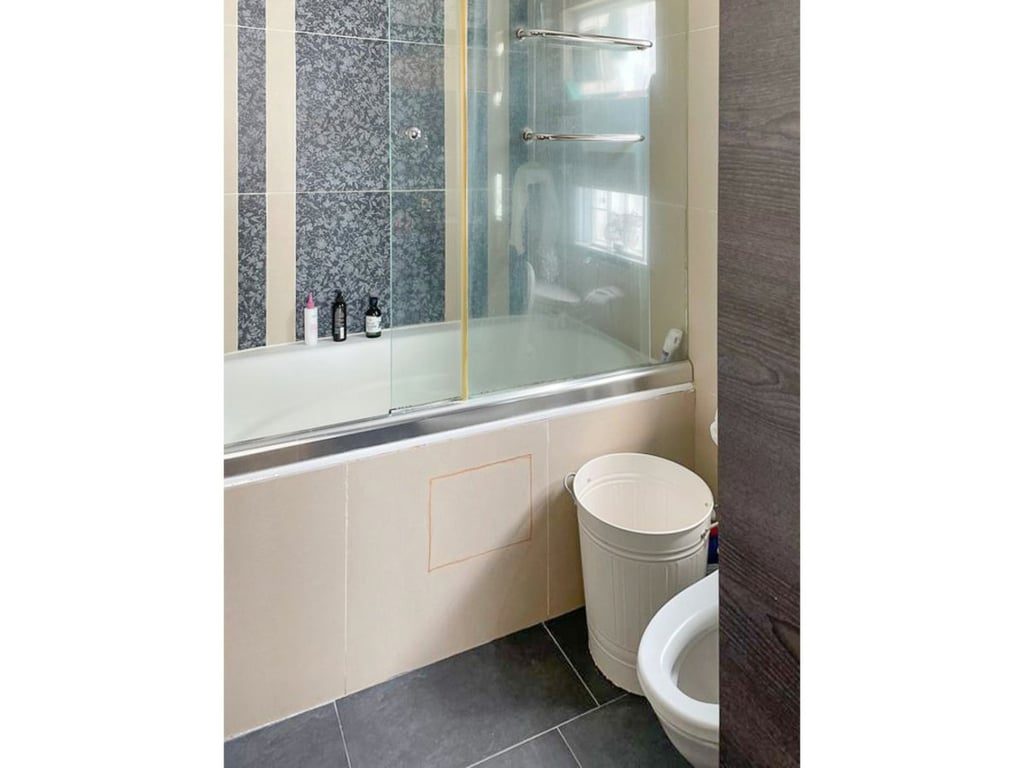 photo 10 — Glamour Court, Pok Fu Lam