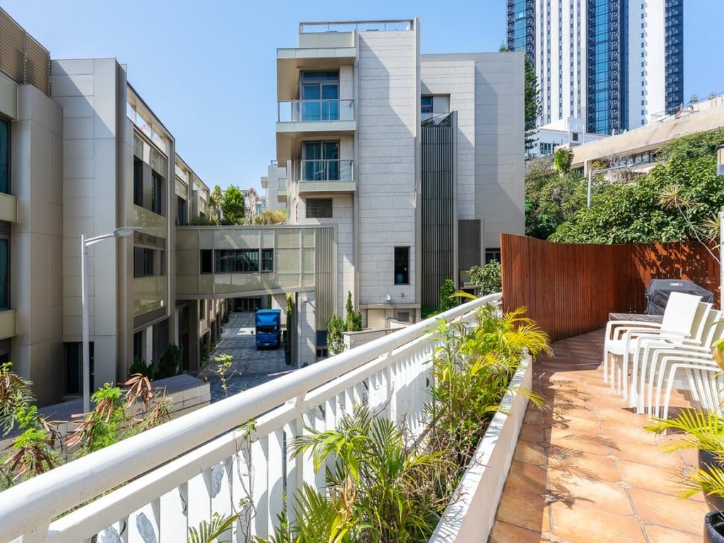 photo 14 — Albany Court, Pok Fu Lam