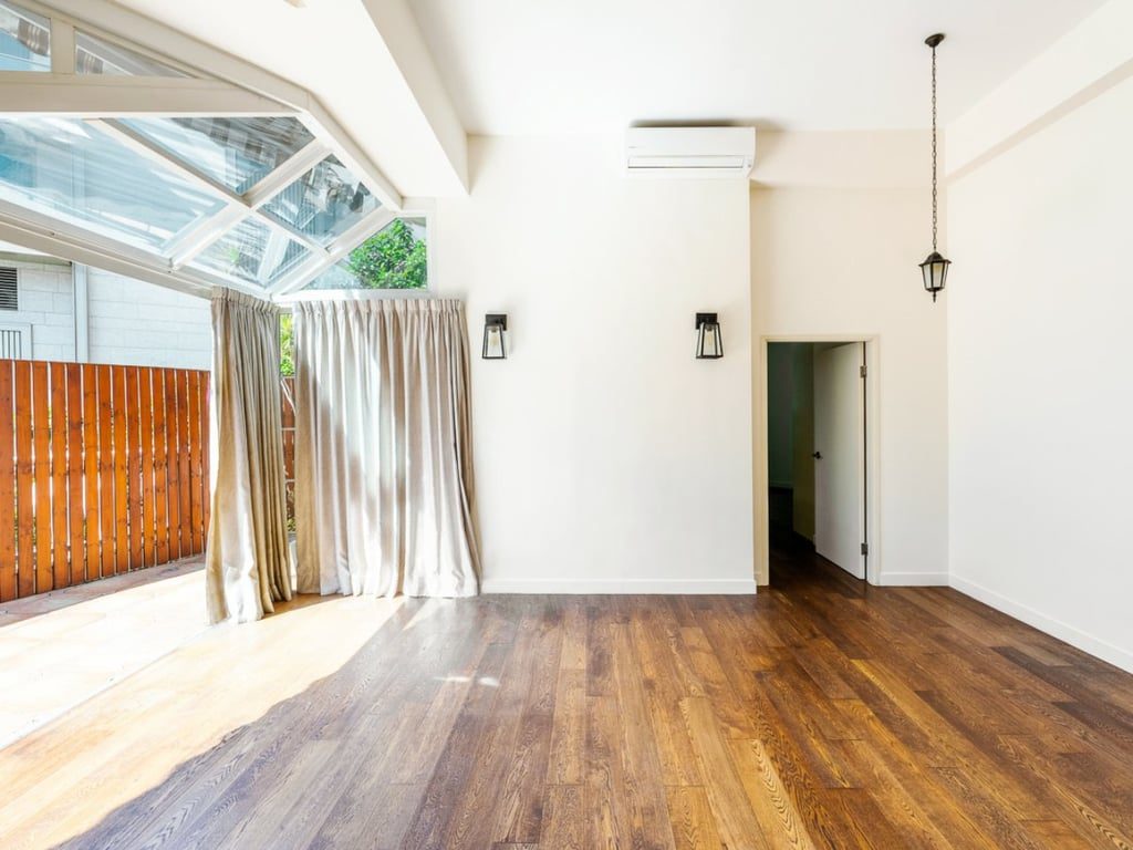 photo 3 — Albany Court, Pok Fu Lam