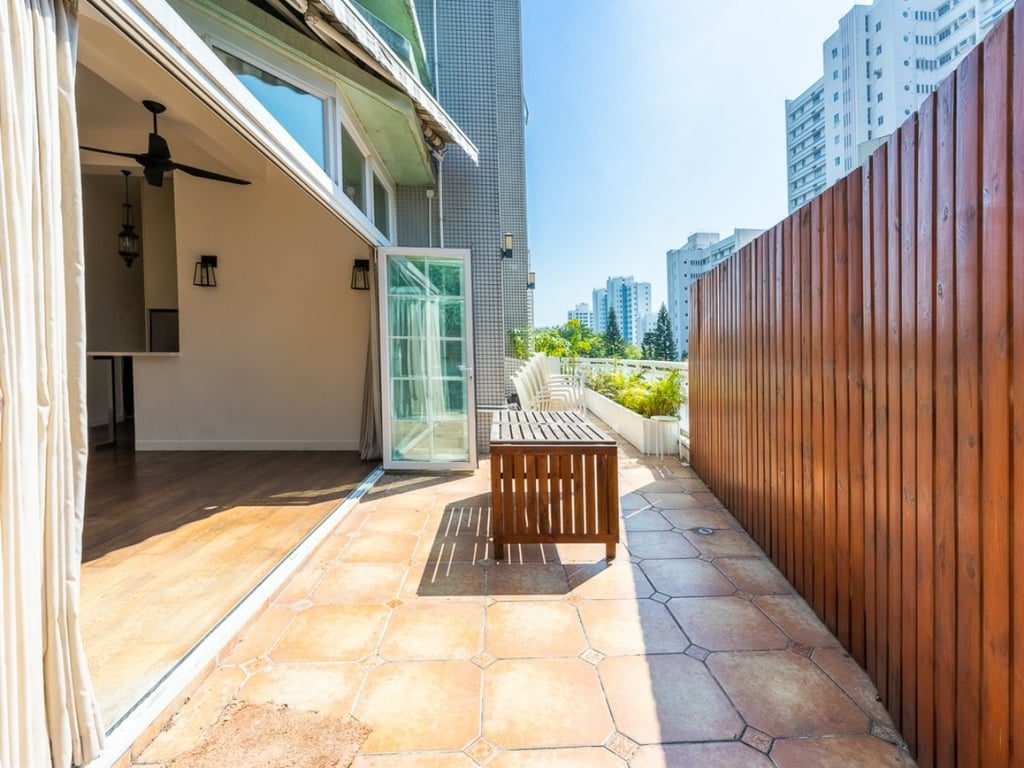 photo 4 — Albany Court, Pok Fu Lam