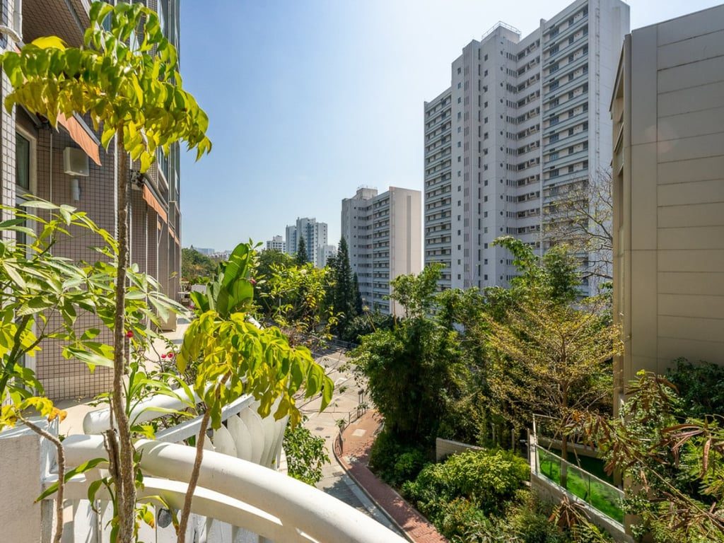 photo 6 — Albany Court, Pok Fu Lam