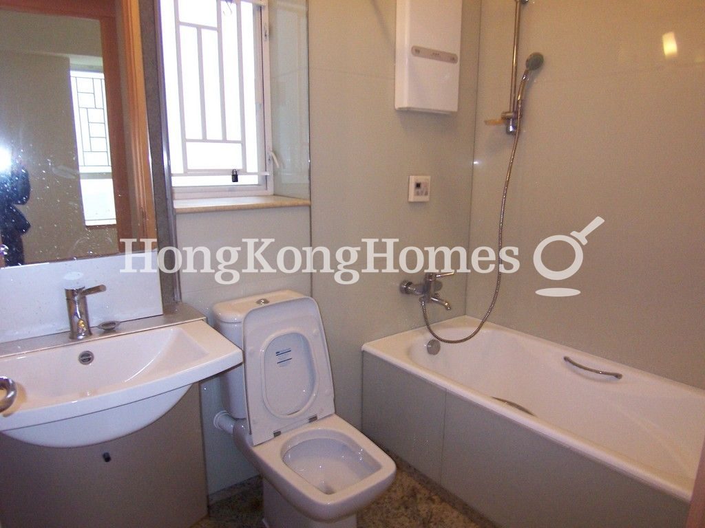 Guest Bathroom — The Orchards - Tower 02, Quarry Bay