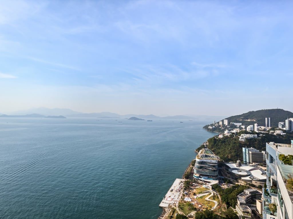 photo 2 — Residence Bel-Air South Towers (Phase 2) Twr 5, Pok Fu Lam
