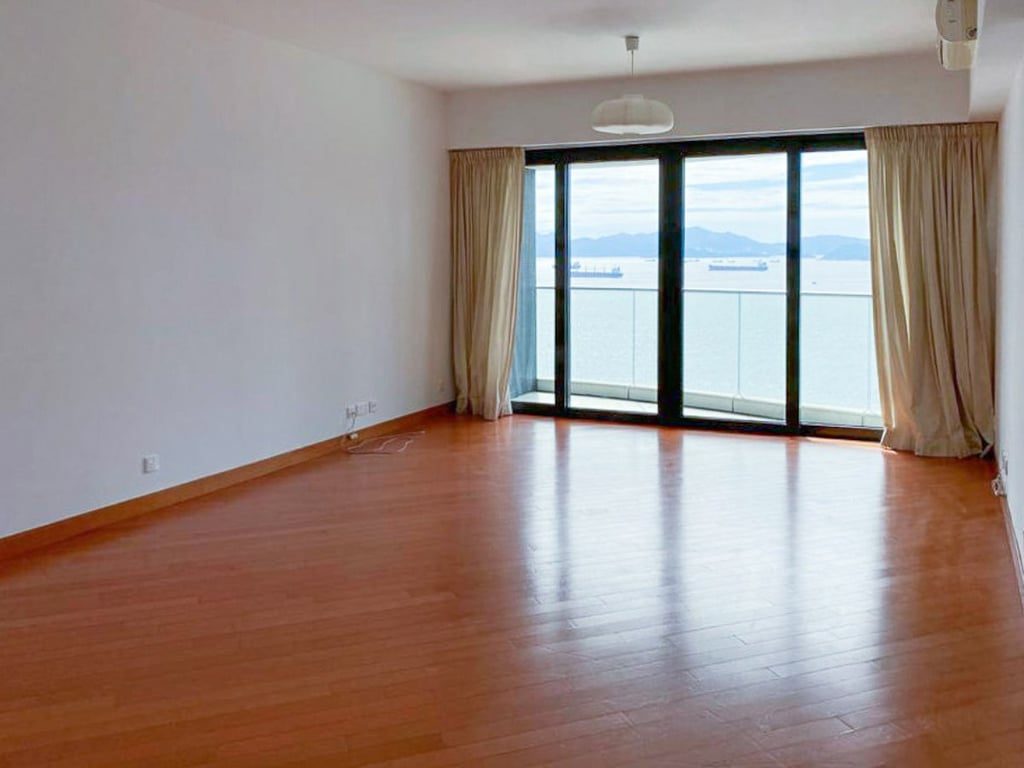 photo 2 — Bel-Air No.8B (Phase 6), Pok Fu Lam
