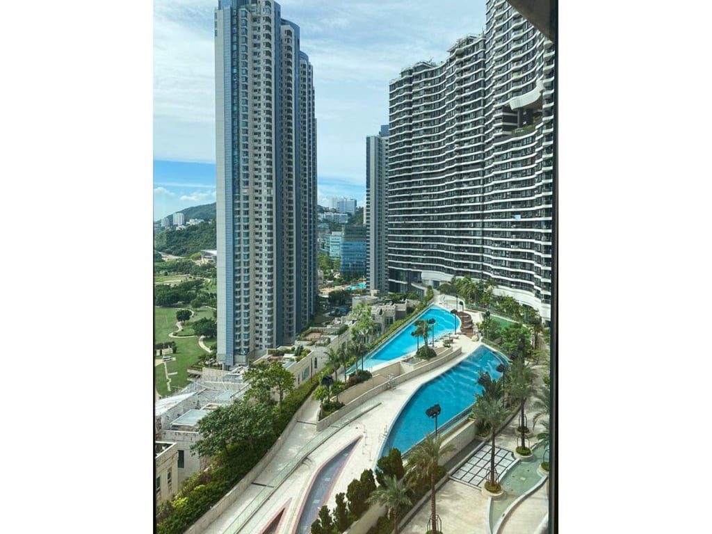 photo 3 — Bel-Air No.8B (Phase 6), Pok Fu Lam