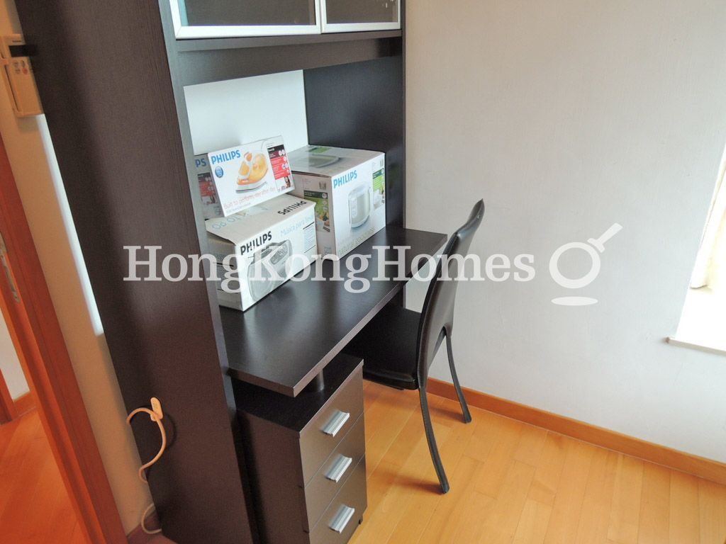 Study Desk in Third Bedroom — The Zenith - Block 1, Wan Chai
