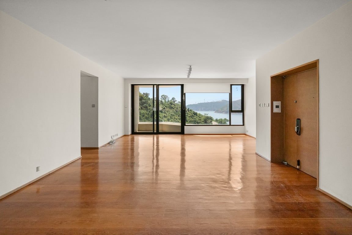 photo 4 — Belgravia, South Bay